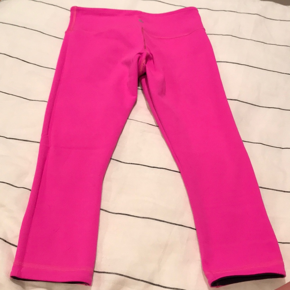 Lululemon Reversible Luon Crop